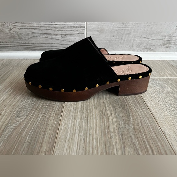 J.Crew Women’s Dakota clogs in suede - Size 8 - Picture 3 of 9